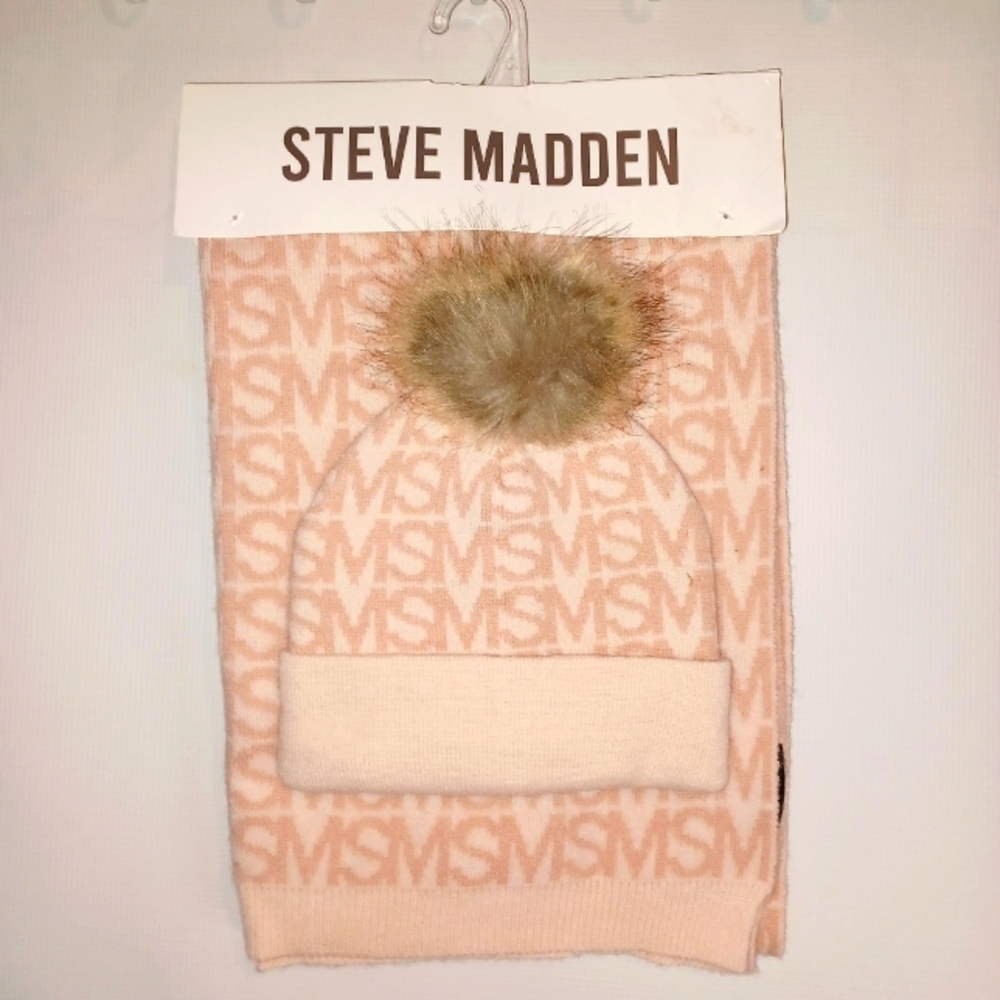 Steve Madden Blush Knit Beanie And Scarf Set